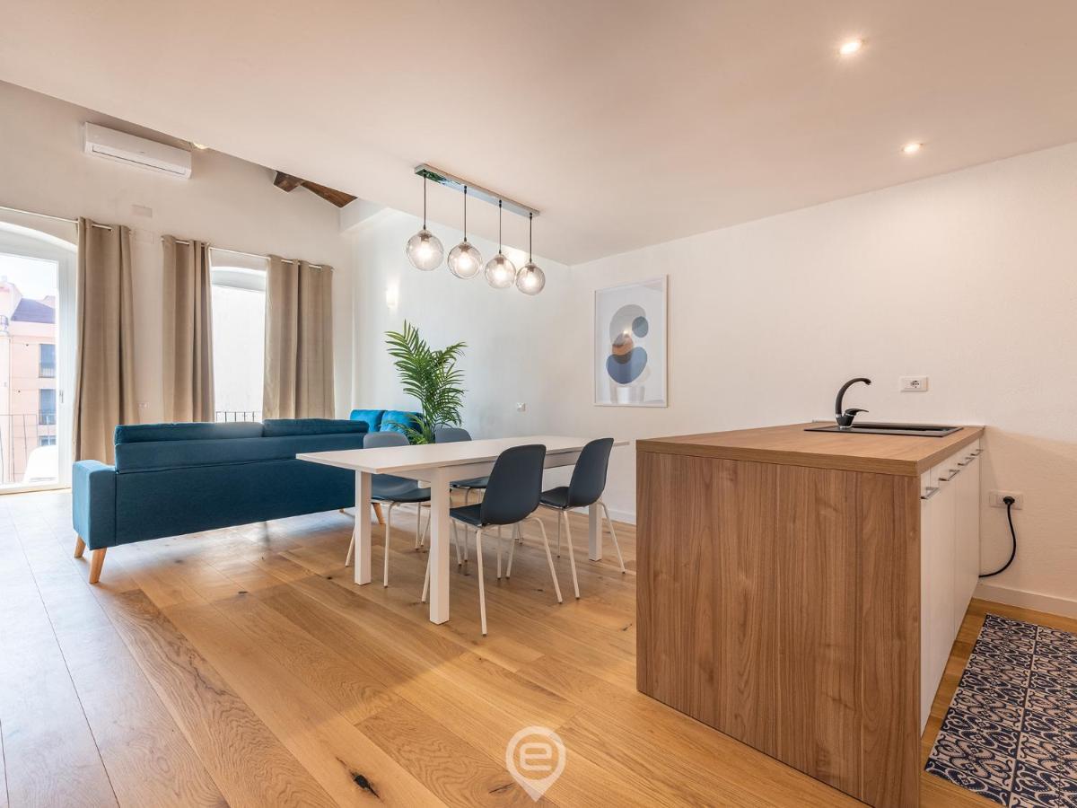 Luisa Apartment Кальяри Экстерьер фото